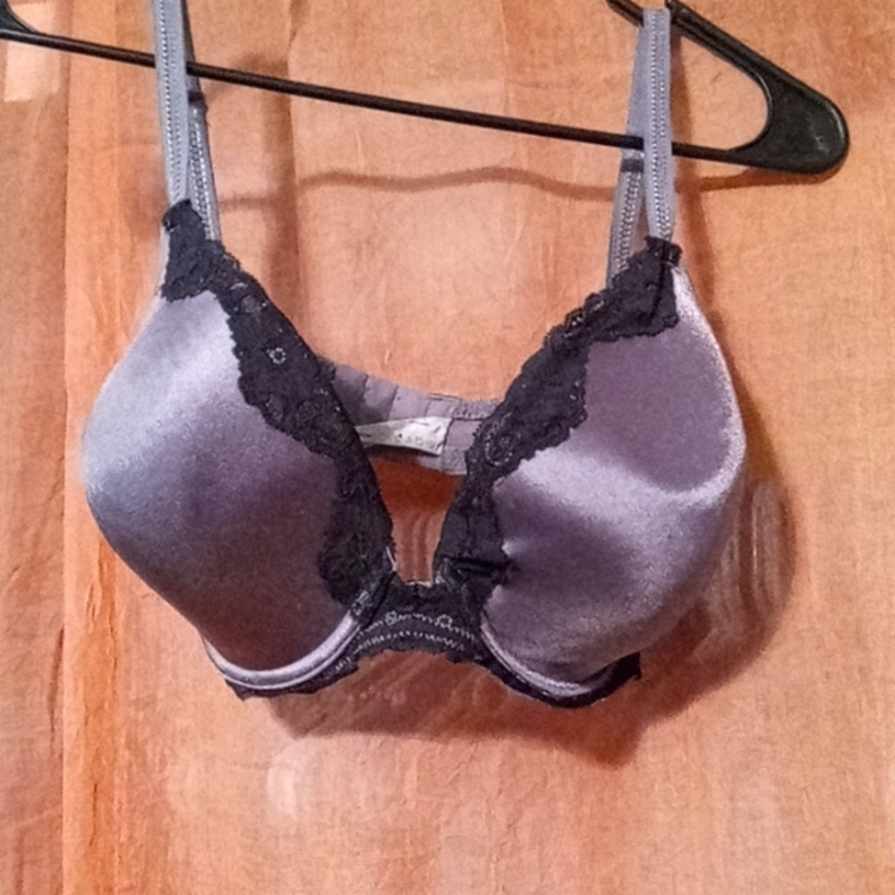Silver/Black Lace 36DD Underwire Bra